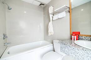 RedDoorz Plus @ Trung Son Residence