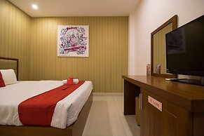 RedDoorz Plus @ Trung Son Residence