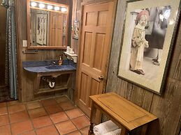 Kuebler Waldrip Haus B&B