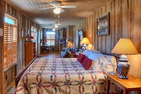 Kuebler Waldrip Haus B&B