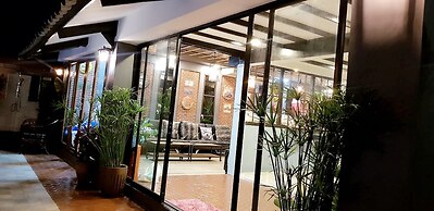 Pattaya Thai Earawan Pool Villas