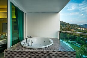 Baycliff Residence by Lofty