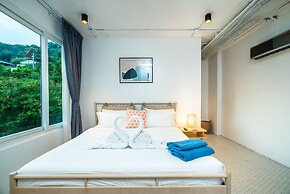 Baycliff Residence by Lofty