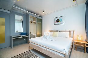 Baycliff Residence by Lofty