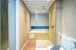 Baycliff Residence by Lofty