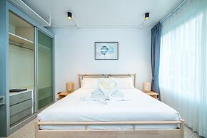 Baycliff Residence by Lofty