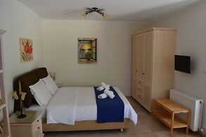 Blue Ark Aigeira Flat & Studio