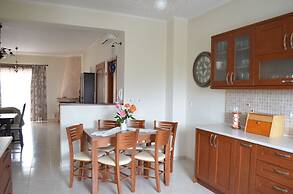 Blue Ark Aigeira Flat & Studio