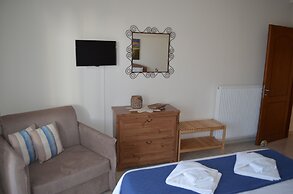 Blue Ark Aigeira Flat & Studio