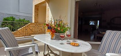 Blue Ark Aigeira Flat & Studio