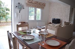 Blue Ark Aigeira Flat & Studio