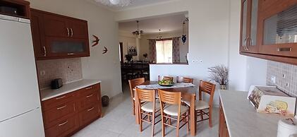 Blue Ark Aigeira Flat & Studio