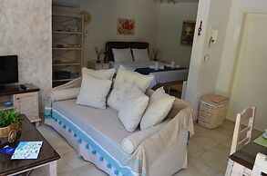 Blue Ark Aigeira Flat & Studio