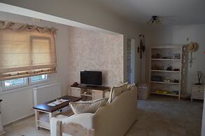 Blue Ark Aigeira Flat & Studio