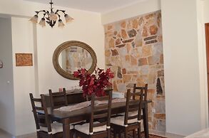 Blue Ark Aigeira Flat & Studio