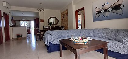 Blue Ark Aigeira Flat & Studio