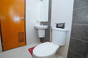 RedDoorz near Angeles University Foundation