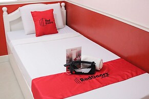 RedDoorz @ Bonifacio St Cebu