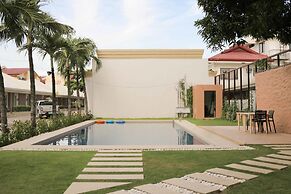 RedDoorz Premium @ Wireless Mandaue Cebu