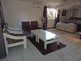 Hippo House Cottages