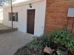 Hippo House Cottages