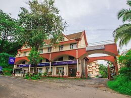 OYO 15934 Home Traditional 3BHK Bainguinim