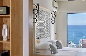 Vasia Boulevard - Adults Only