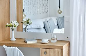 Vasia Boulevard - Adults Only