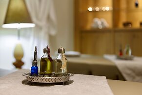 Vasia Boulevard - Adults Only