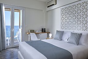 Vasia Boulevard - Adults Only