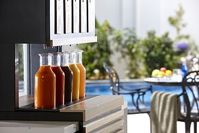 Vasia Boulevard - Adults Only