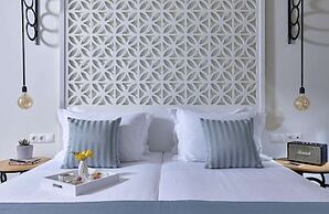 Vasia Boulevard - Adults Only