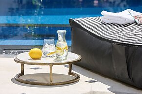 Vasia Boulevard - Adults Only