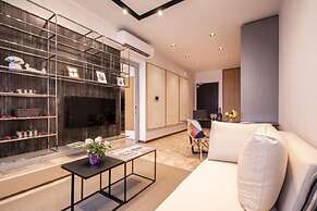 Expressionz Professional Suites by iHost Homes 2