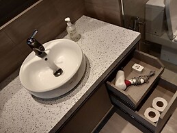 Expressionz Professional Suites by iHost Homes 2