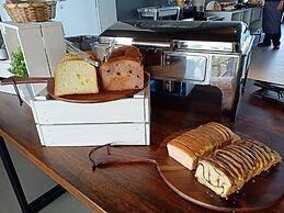 Expressionz Professional Suites by iHost Homes 2