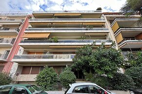 Spacious Peaceful Studio with Garden Patio