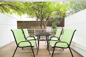 Spacious Peaceful Studio with Garden Patio