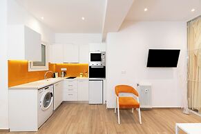 Spacious Peaceful Studio with Garden Patio