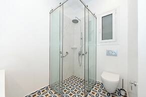 Spacious Peaceful Studio with Garden Patio