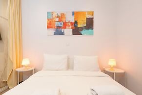 Spacious Peaceful Studio with Garden Patio