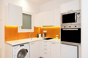 Spacious Peaceful Studio with Garden Patio