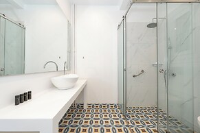 Spacious Peaceful Studio with Garden Patio