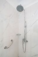 Spacious Peaceful Studio with Garden Patio