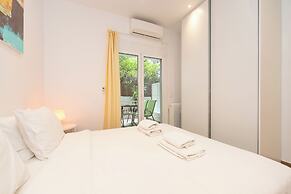 Spacious Peaceful Studio with Garden Patio