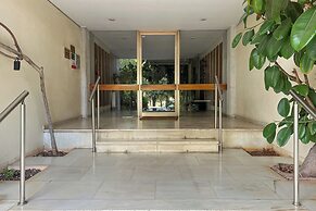 Spacious Peaceful Studio with Garden Patio