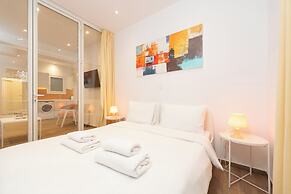 Spacious Peaceful Studio with Garden Patio