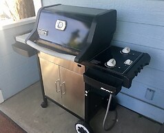 Oak Lawn Cottage ~ 1.5 Blocks to OSF