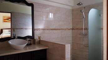 Sunset del Mar Beach Front House