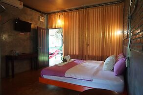 Steelloft  Home Stay